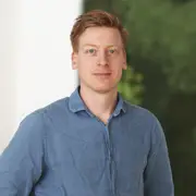 Bas